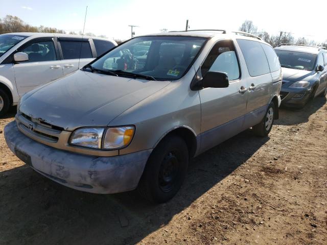 TOYOTA SIENNA LE 2000 with VIN 4T3ZF13C1YU218344 - Photo from auction