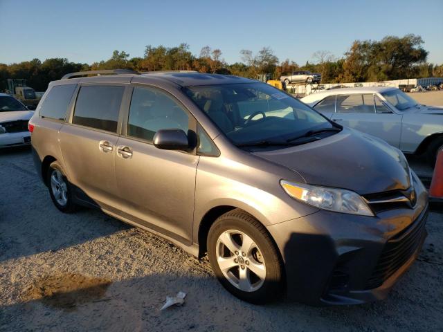 Photo 4 from auction – 2018 TOYOTA SIENNA LE with VIN 5TDKZ3DC0JS909519