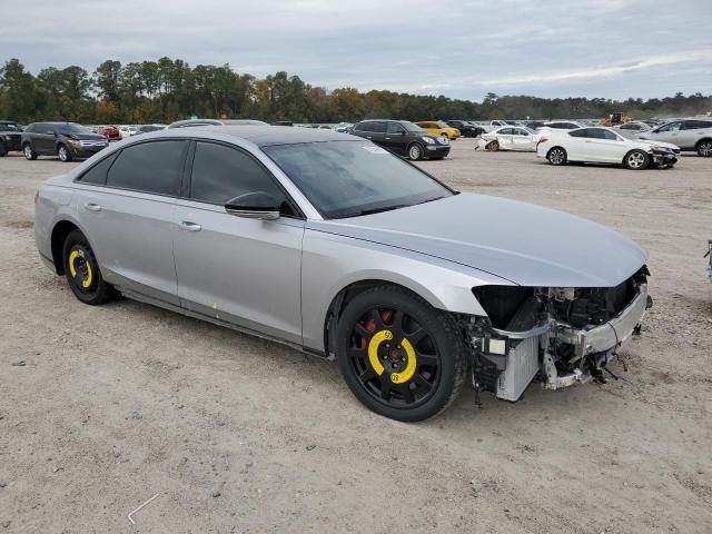 Photo 4 from auction – 2022 AUDI S8 with VIN WAULSAF88NN003133