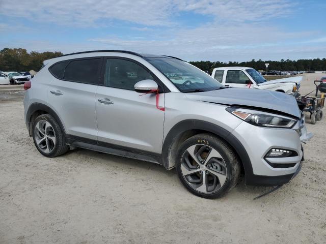 Photo 4 from auction – 2016 HYUNDAI TUCSON LIM with VIN KM8J33A28GU223950
