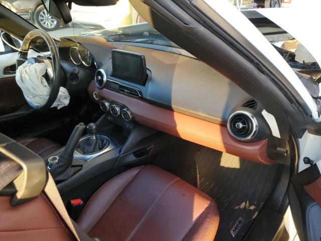 Photo 8 from auction – 2019 MAZDA MX-5 MIATA with VIN JM1NDAM78K0302372
