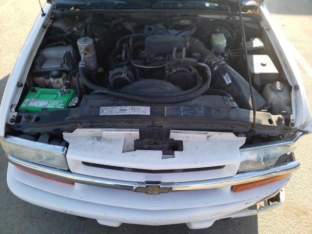 Photo 11 from auction – 2002 CHEVROLET BLAZER with VIN 1GNDT13W02K155774