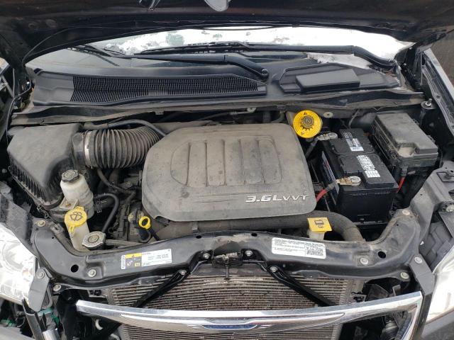 Photo 12 from auction – 2015 CHRYSLER TOWN & COU with VIN 2C4RC1CG0FR554814