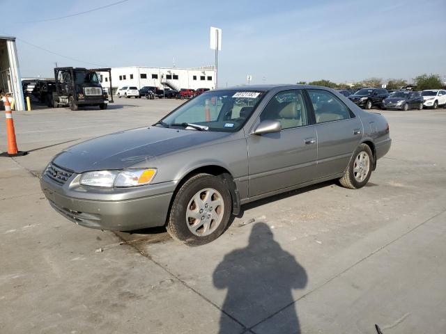 TOYOTA CAMRY LE 1999 with VIN JT2BF28K7X0219985 - Photo from auction