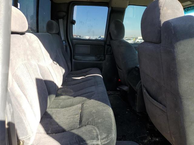 Photo 10 from auction – 2000 CHEVROLET SILVERADO with VIN 2GCEC19T4Y1314590