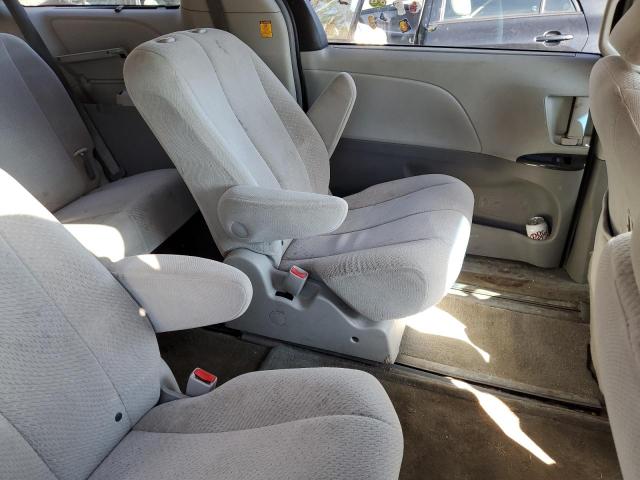 Photo 11 from auction – 2011 TOYOTA SIENNA with VIN 5TDJK3DC3BS001941