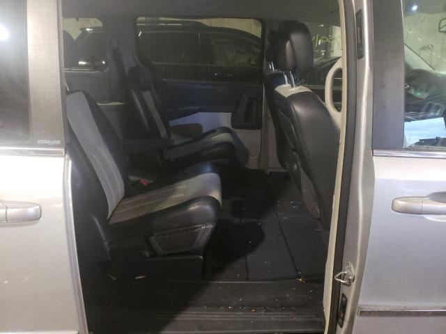 Photo 11 from auction – 2010 CHRYSLER TOWN & COU with VIN 2A4RR8DX5AR361258