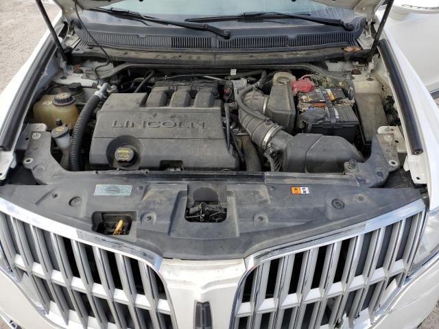 Photo 12 from auction – 2011 LINCOLN MKT with VIN 2LMHJ5AR2BBJ50946