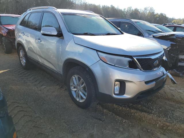 Photo 4 from auction – 2015 KIA SORENTO LX with VIN 5XYKTCA62FG640198