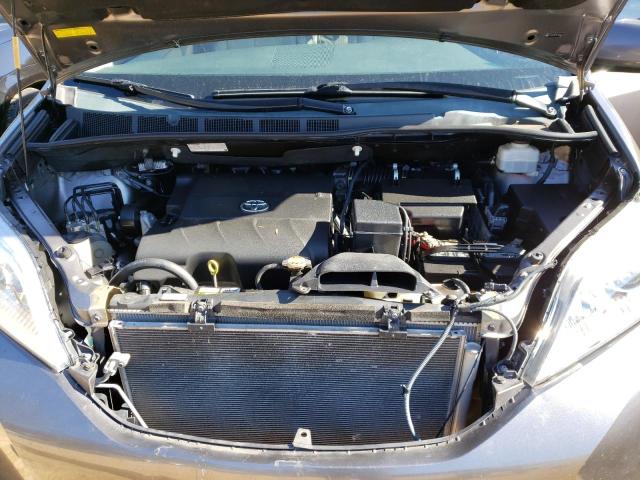 Photo 12 from auction – 2014 TOYOTA SIENNA XLE with VIN 5TDYK3DC1ES468343