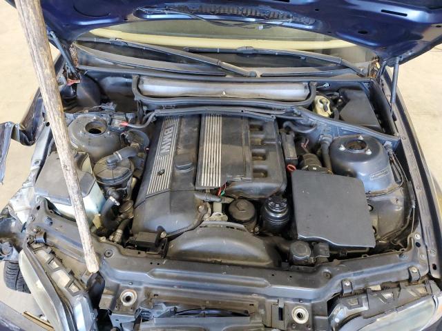 Photo 11 from auction – 2005 BMW 325 I with VIN WBAEV33425KX12851