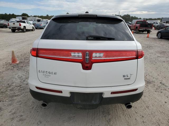 Photo 6 from auction – 2011 LINCOLN MKT with VIN 2LMHJ5AR2BBJ50946