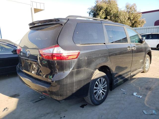 Photo 3 from auction – 2018 TOYOTA SEINNA with VIN 5TDYZ3DC0JS965325
