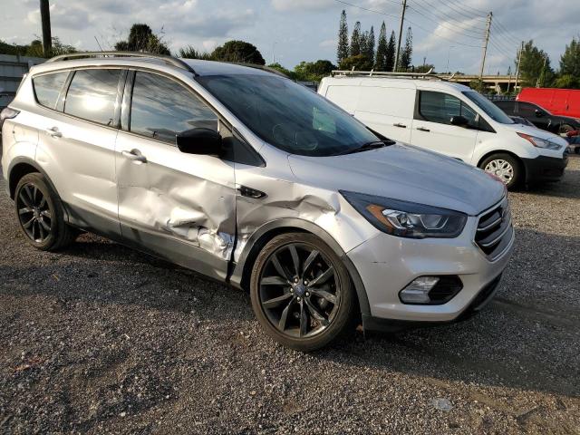 Photo 4 from auction – 2018 FORD ESCAPE SE with VIN 1FMCU0GD4JUB97139