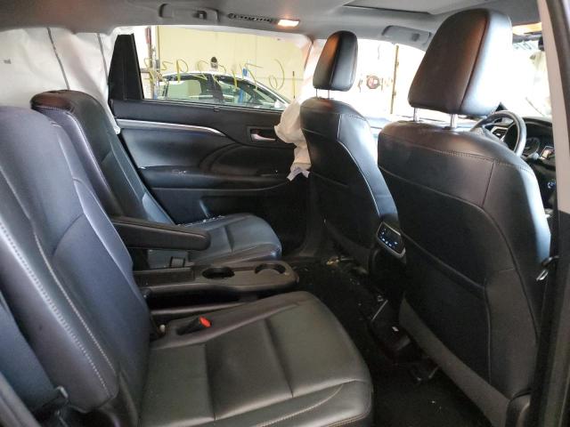 Photo 11 from auction – 2017 TOYOTA HIGHLANDER with VIN 5TDDZRFH1HS430766