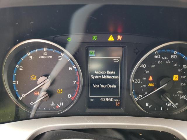 Photo 9 from auction – 2018 TOYOTA RAV4 ADVEN with VIN JTMWFREV3JD133315