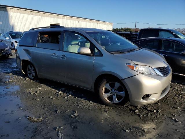 Photo 4 from auction – 2016 TOYOTA SIENNA LE with VIN 5TDKK3DC9GS731154
