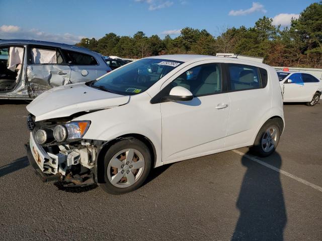 CHEVROLET SONIC LS 2015 مع رقم تعريف المركبة 1G1JA6SG2F4185595 - صورة من المزاد