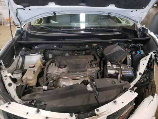 Photo 11 from auction – 2015 TOYOTA RAV4 LE with VIN JTMBFREV1FJ033737