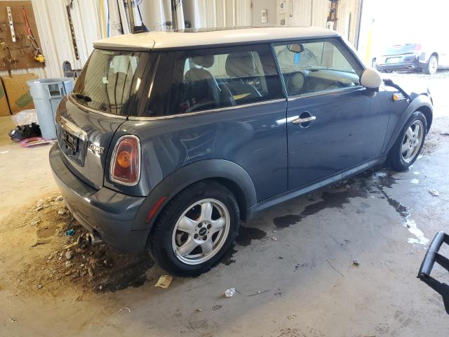 Photo 3 from auction – 2009 MINI COOPER with VIN WMWMF33579TZ20919