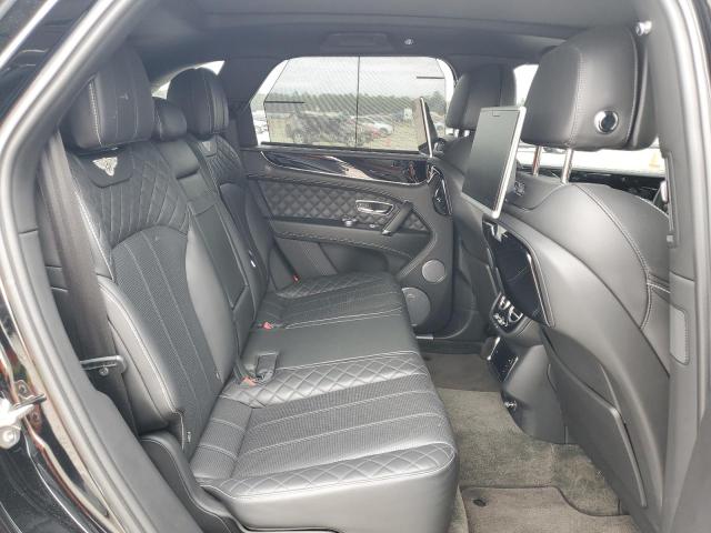 Photo 11 from auction – 2017 BENTLEY BENTAYGA with VIN SJAAC2ZV0HC013977