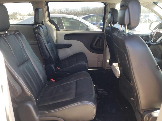 Photo 11 from auction – 2016 CHRYSLER TOWN & COU with VIN 2C4RC1BG9GR164670