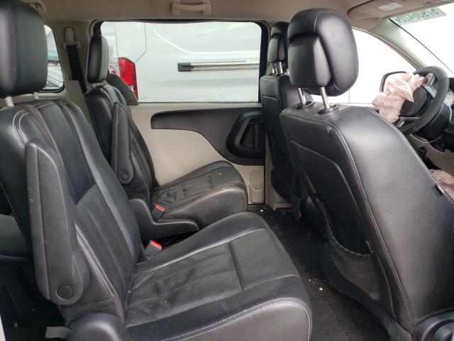 Photo 11 from auction – 2012 CHRYSLER TOWN & COU with VIN 2C4RC1BG7CR337841
