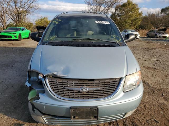 Photo 5 from auction – 2002 CHRYSLER TOWN & COU with VIN 2C8GP64L02R757912