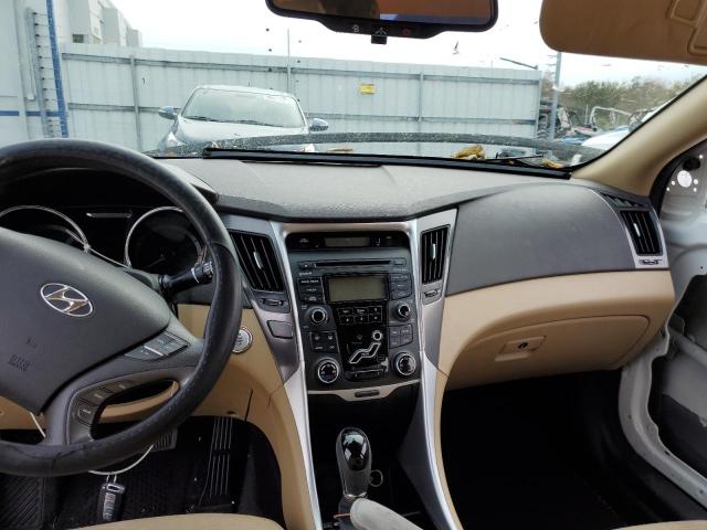 Photo 8 from auction – 2012 HYUNDAI SONATA HYB with VIN KMHEC4A42CA057221