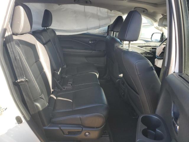 Photo 11 from auction – 2017 HONDA PILOT TOUR with VIN 5FNYF6H93HB095836