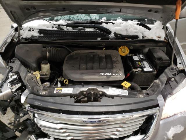 Photo 12 from auction – 2016 CHRYSLER TOWN & COU with VIN 2C4RC1BG8GR229928