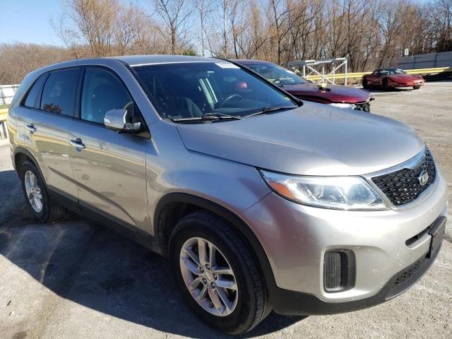 Photo 4 from auction – 2015 KIA SORENTO LX with VIN 5XYKT3A66FG595301