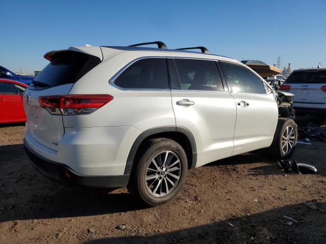 Photo 3 from auction – 2017 TOYOTA HIGHLANDER with VIN 5TDKZRFHXHS525480