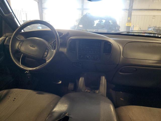 Zdjęcie 8 z aukcji – 2000 FORD EXPEDITION z VIN 1FMRU1562YLB13811