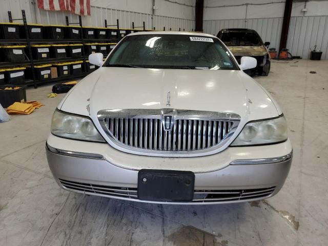 Photo 5 from auction – 2003 LINCOLN TOWN CAR S with VIN 1LNHM82W33Y604361