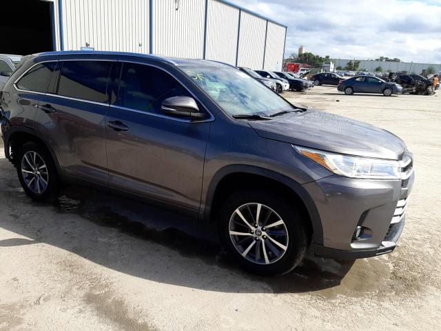 Photo 4 from auction – 2017 TOYOTA HIGHLANDER with VIN 5TDKZRFH7HS193630