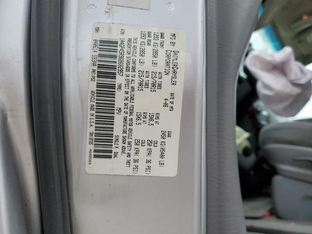 Photo 14 from auction – 2006 CHRYSLER TOWN & COU with VIN 1A4GP45R96B682957
