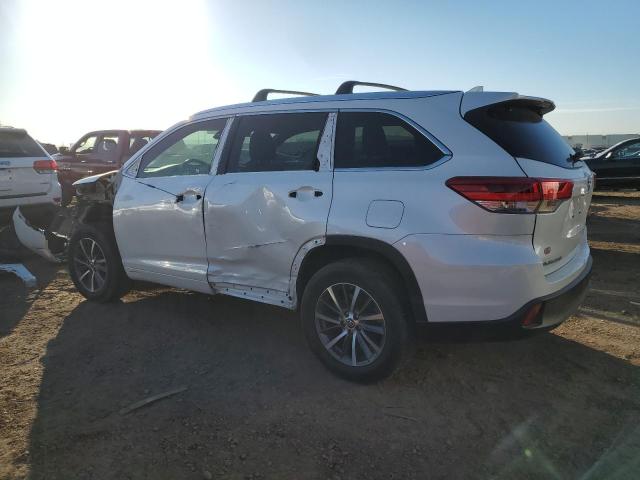 Photo 2 from auction – 2017 TOYOTA HIGHLANDER with VIN 5TDKZRFHXHS525480