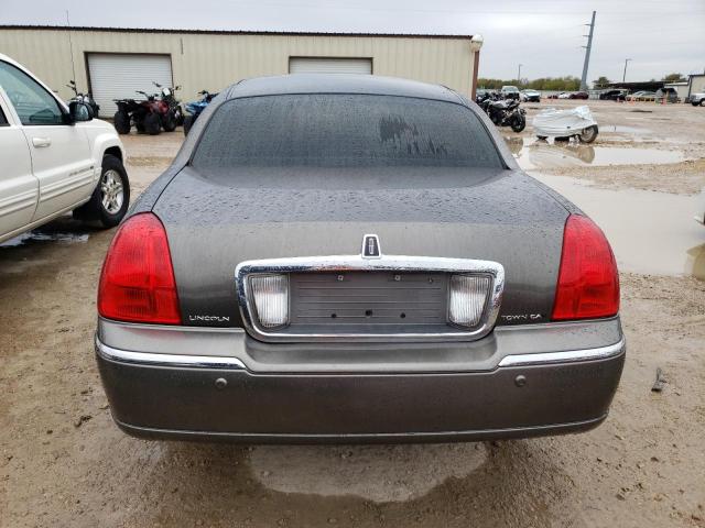 Photo 6 from auction – 2004 LINCOLN TOWN CAR U with VIN 1LNHM83W34Y684423