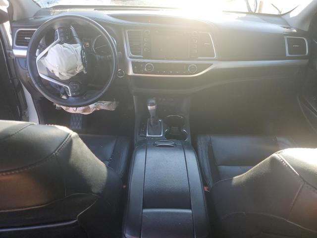 Photo 8 from auction – 2018 TOYOTA HIGHLANDER with VIN 5TDJZRFH5JS527834