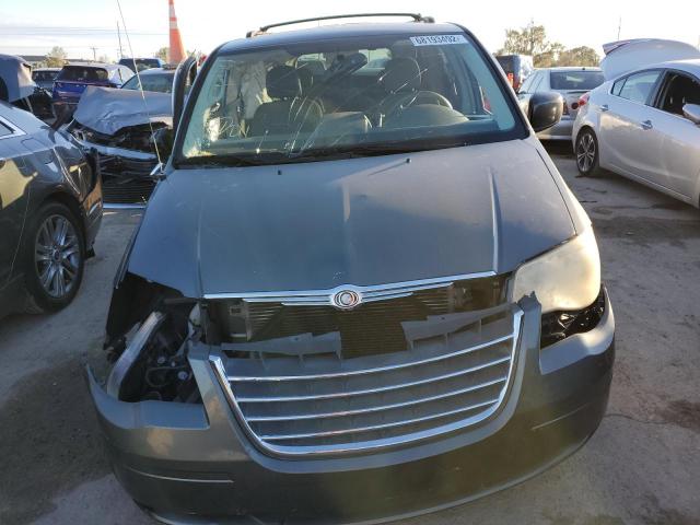 Photo 5 from auction – 2010 CHRYSLER TOWN & COU with VIN 2A4RR5D17AR393817