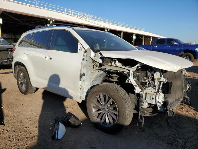 Photo 4 from auction – 2017 TOYOTA HIGHLANDER with VIN 5TDKZRFHXHS525480