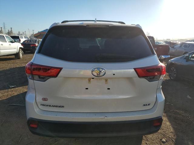 Photo 6 from auction – 2017 TOYOTA HIGHLANDER with VIN 5TDKZRFHXHS525480