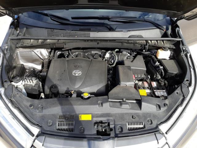 Photo 12 from auction – 2017 TOYOTA HIGHLANDER with VIN 5TDKZRFH7HS193630
