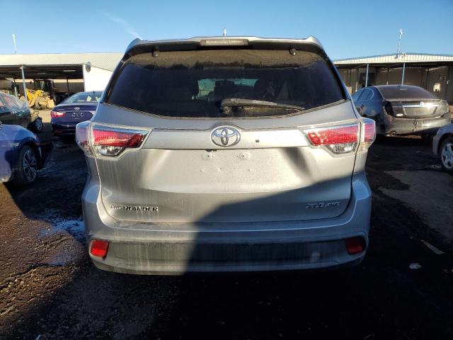 Foto 6 de la subasta – 2016 TOYOTA HIGHLANDER con VIN 5TDJKRFH8GS504268