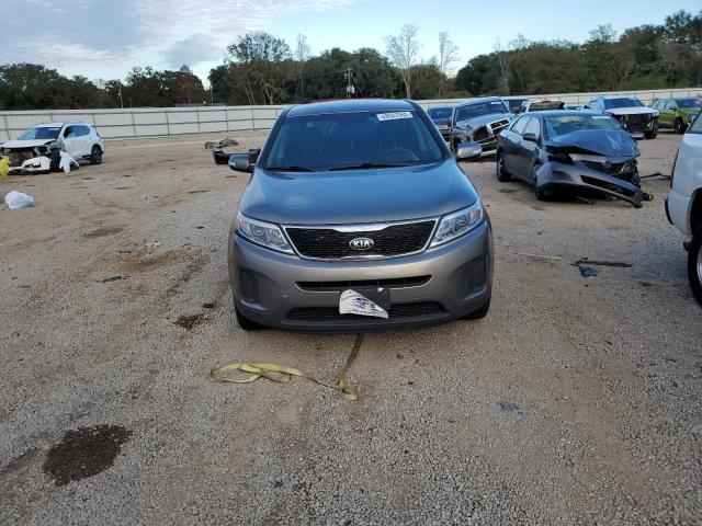 Photo 5 from auction – 2015 KIA SORENTO LX with VIN 5XYKT3A67FG593167