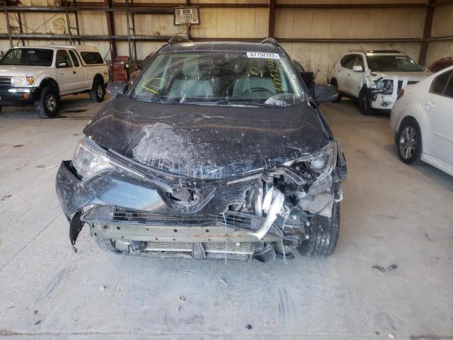 Photo 5 from auction – 2017 TOYOTA RAV4 XLE with VIN 2T3RFREV6HW626982