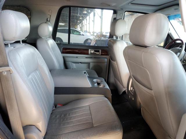 Photo 11 from auction – 2004 LINCOLN NAVIGATOR with VIN 5LMFU28R04LJ37661