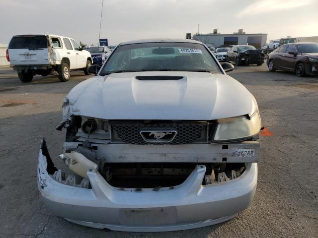 Photo 5 from auction – 2000 FORD MUSTANG with VIN 1FAFP4040YF145683