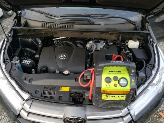 Photo 12 from auction – 2018 TOYOTA HIGHLANDER with VIN 5TDJZRFH3JS535415